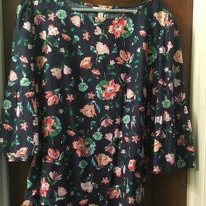 Navy floral blouse size 1X